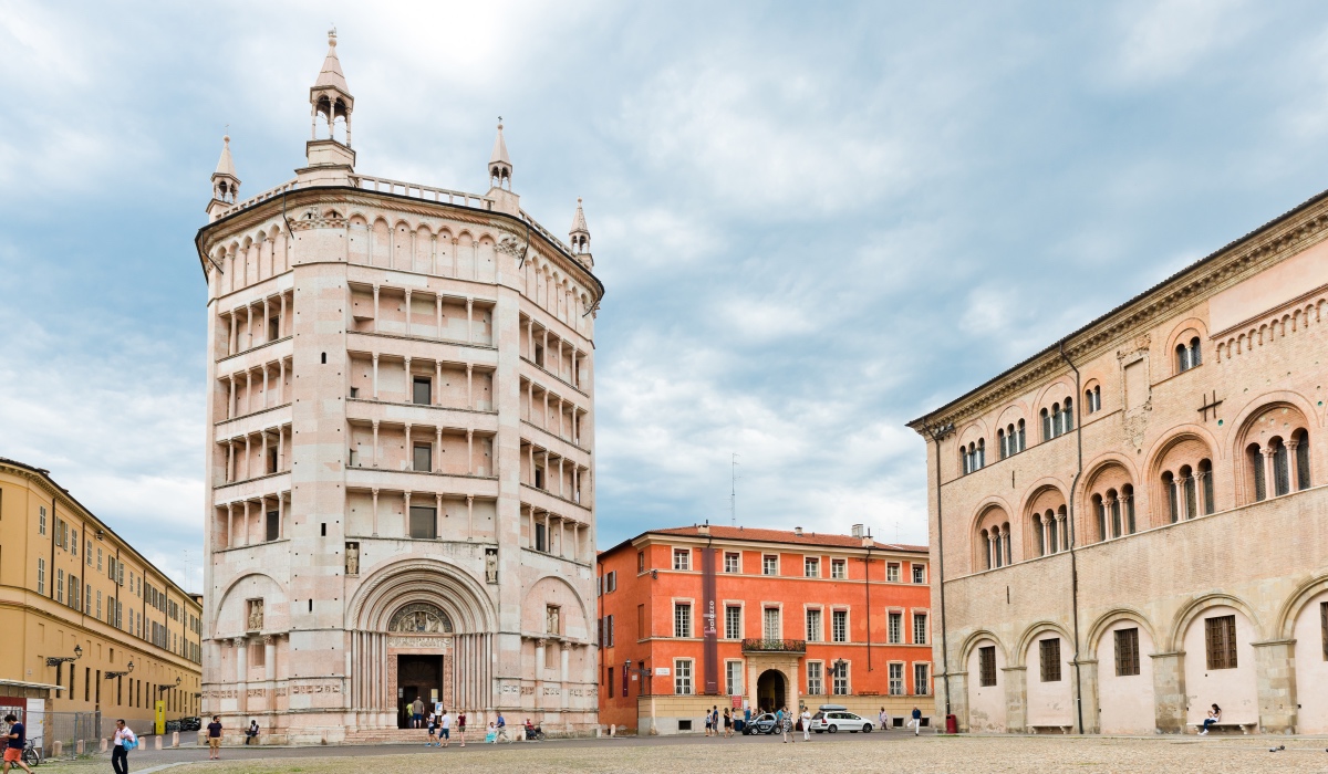 Duomo, Parma. Food in Parma