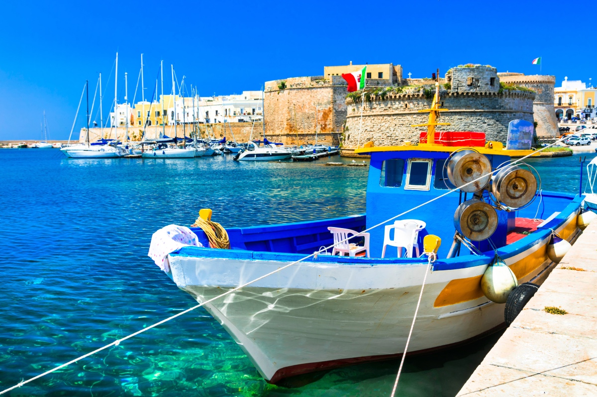 Getting to the Beach in Italy by Train. Beaches in Italy.