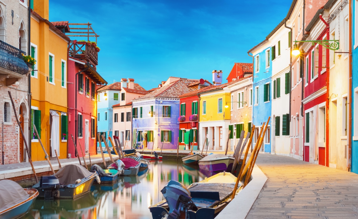 Visiting Venice - Burano Island. Off the beaten path of Venice.