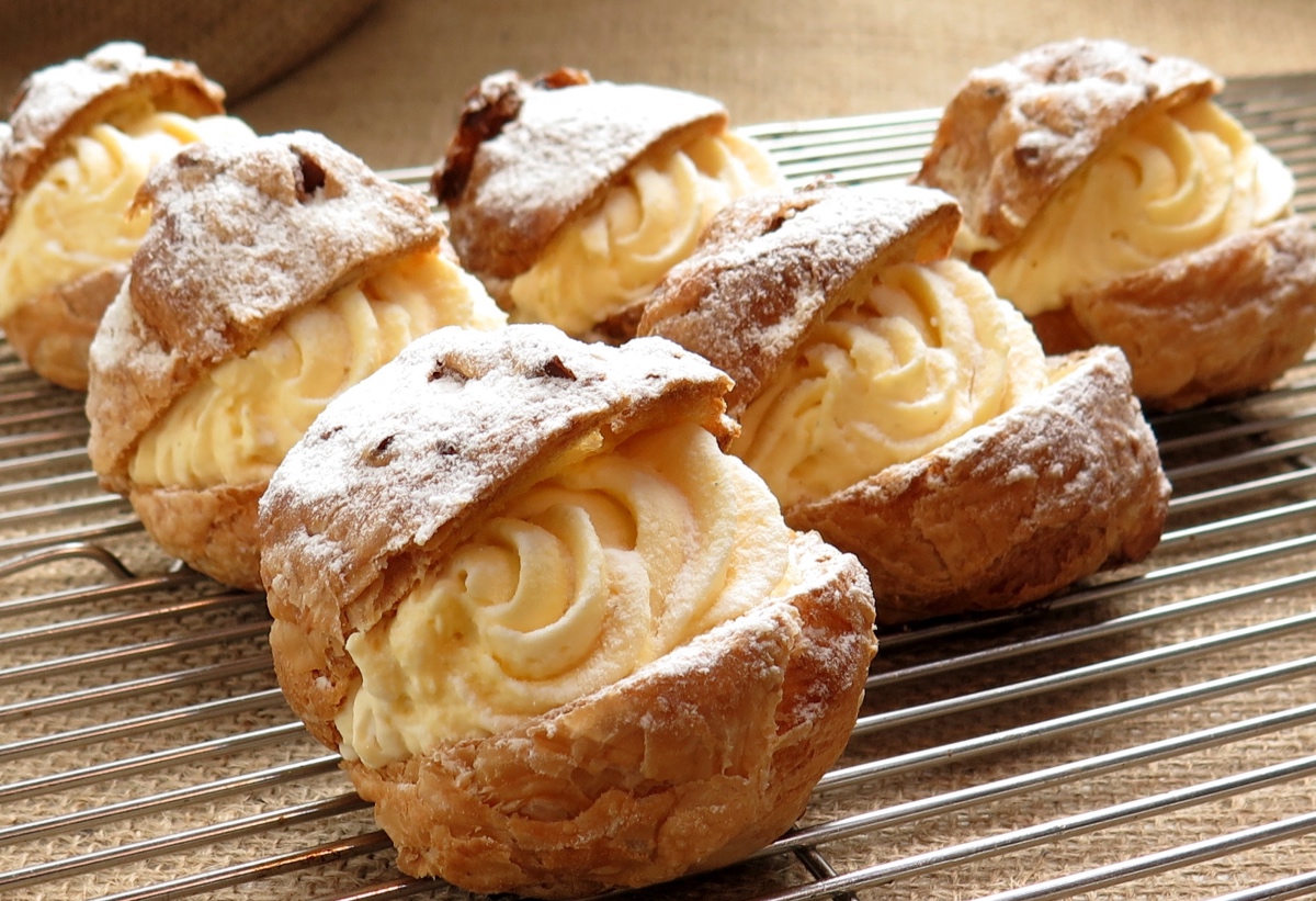 Crema pastiera. Pastries from Naples.