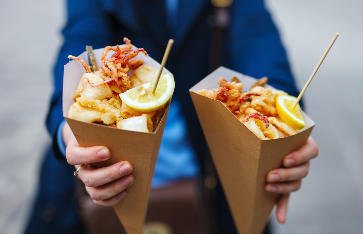 frittura di pesce. Fried seafood. Street food in Italy.