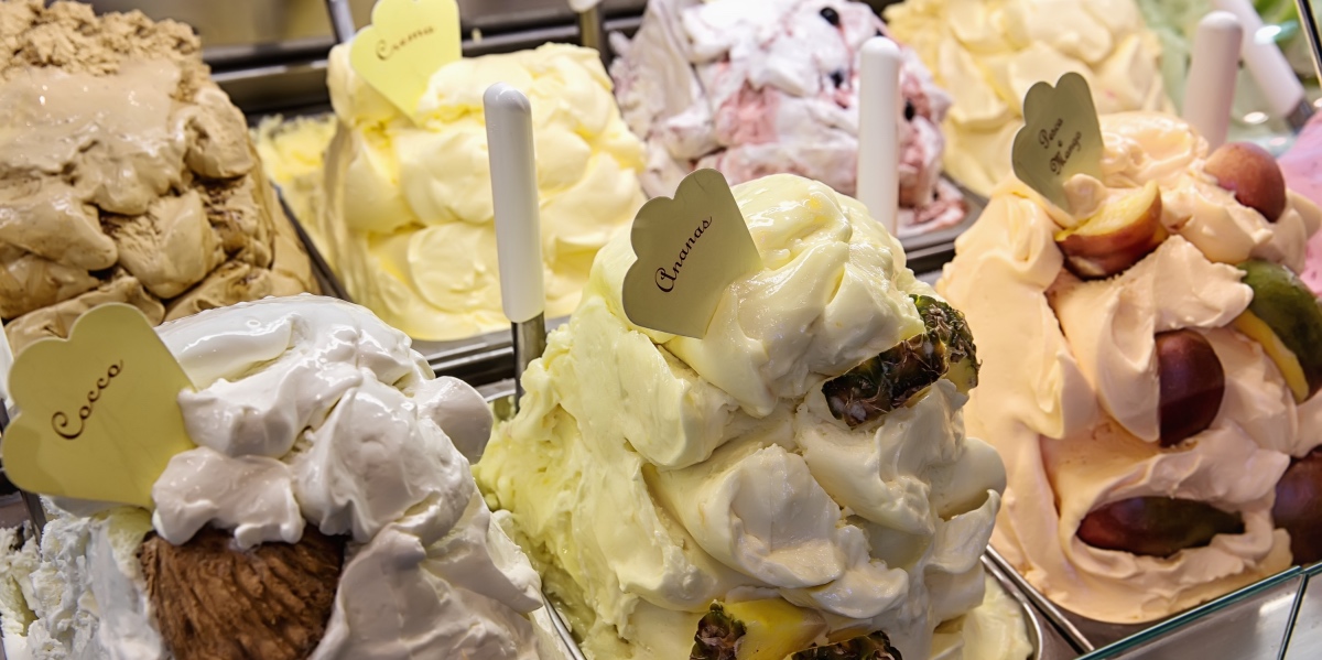 Gelato Bar. Dessert in Rome.