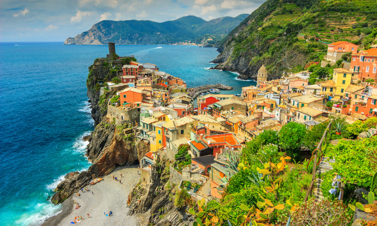 Cinque Terre; hiking trails in Italy